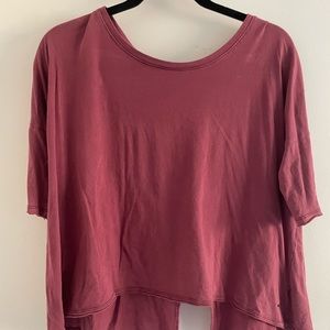 AMERICAN EAGLE comfy tee with back slit